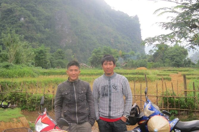 1-Day Tour to Vang Vieng with Private Guide - Caves, cliffs, and the first active stops