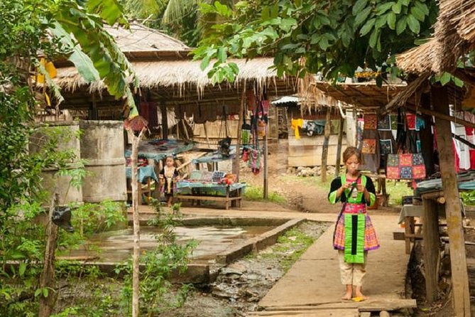 A Relaxing Day at the Kuang Si Falls - The rainforest trail and Asian Bear Rescue Centre