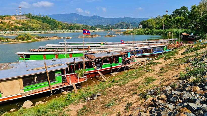 Luang Prabang: 2D Transfer to Huay Xai by Slow Boat - Pakbeng overnight: a necessary pause