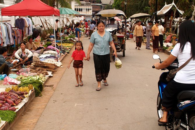 Luang Prabang Early Morning Alms Giving and Wet Market - Joining the procession without treating it like a show