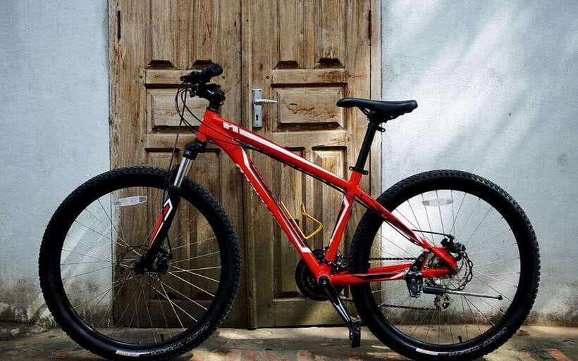 Luang Prabang: Kuang Si Bike Ride & Long-Tail Boat Cruise - Starting in Luang Prabang with the right bike