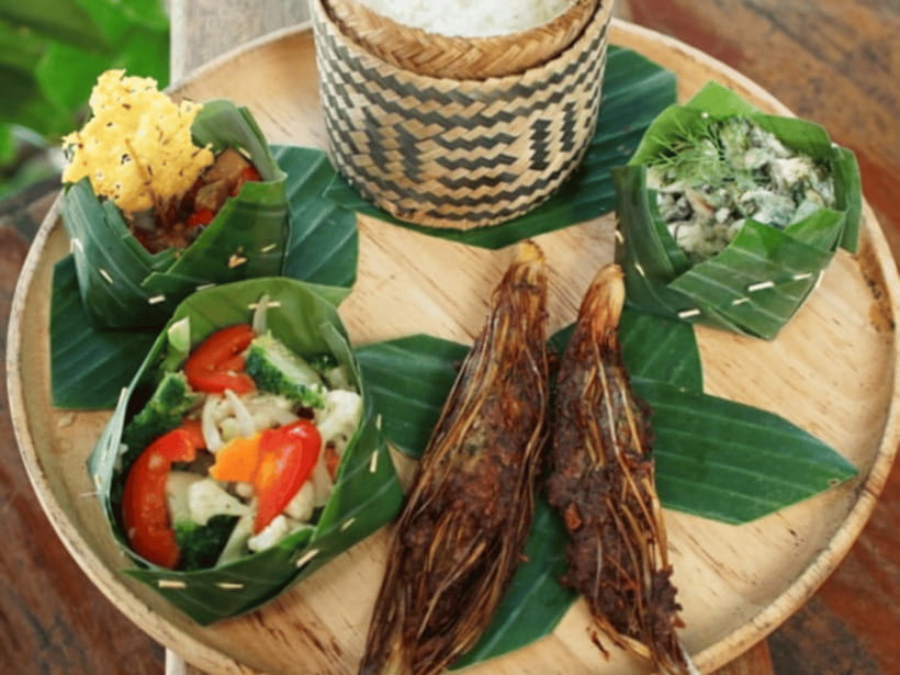 Luang Prabang: Mekong Sunset Cruise & Lao Tasting Dinner - What $44 buys you in Luang Prabang