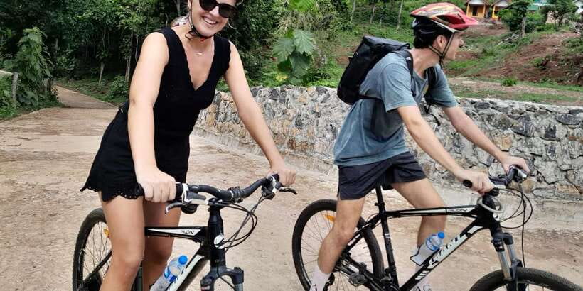 Luang Prabang: Pottery Workshop & Wat Chomphet cycling Tour - Lunch at a Local Family Home
