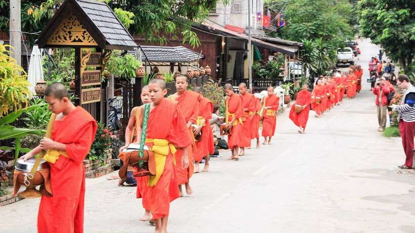 Luang Prabang: Private Must-See Sights and Mount Phousi Tour - Starting at the Royal Palace Museum