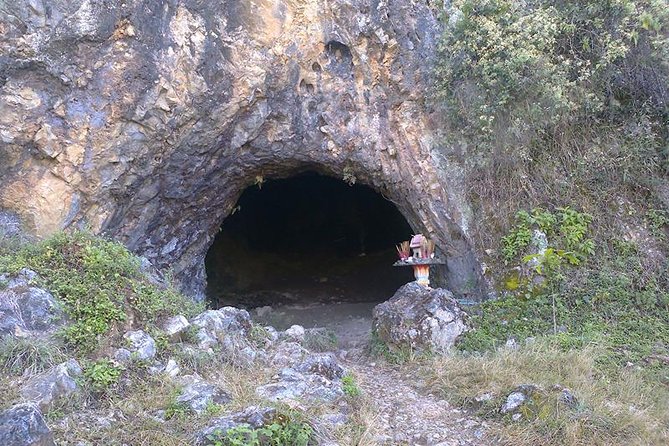 Plain of jars tour with local guide - Why this day works well in Phonsavan