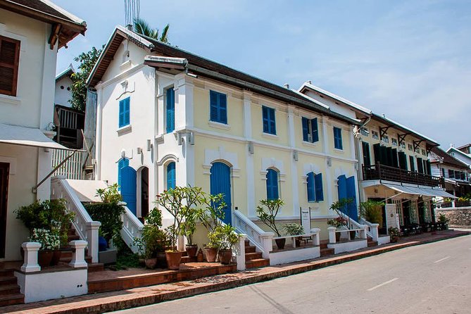 Private Luang Prabang City Tour - The 5:15 am start and the alms procession