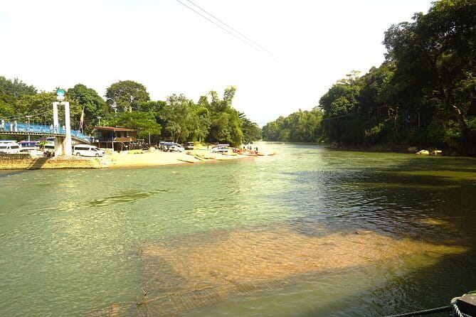 Private Tour Vientiane - VangVieng by Express Train - A second cave and the water experience