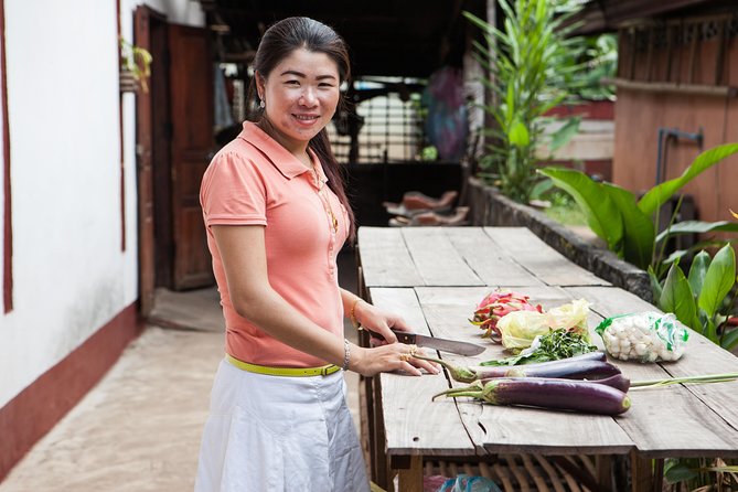 Traditional Market Tour and Private Laotian Cooking Class with a Local - What $92 per person covers