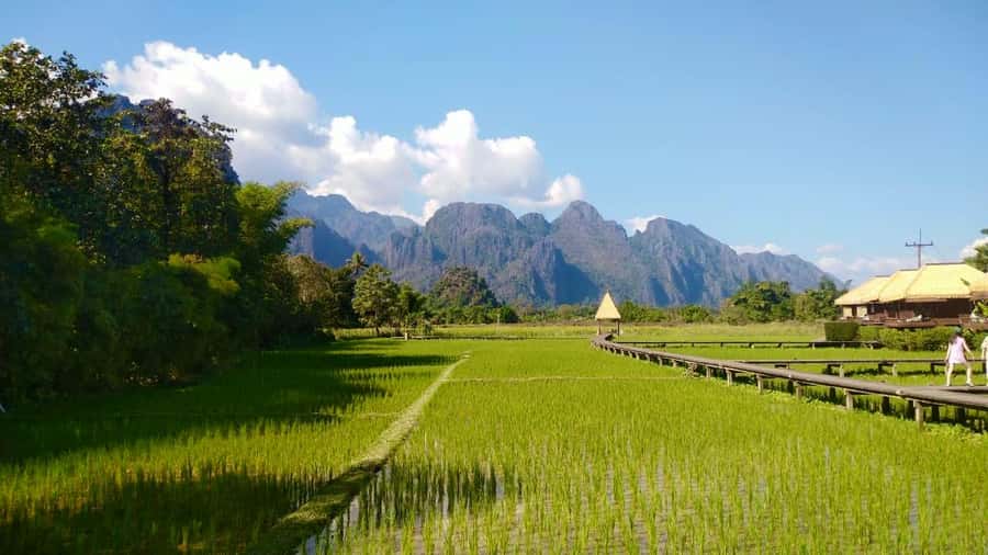 Vang Vieng: Climbing & Ballon (Departure from Vientiane) - What the guide adds to the day