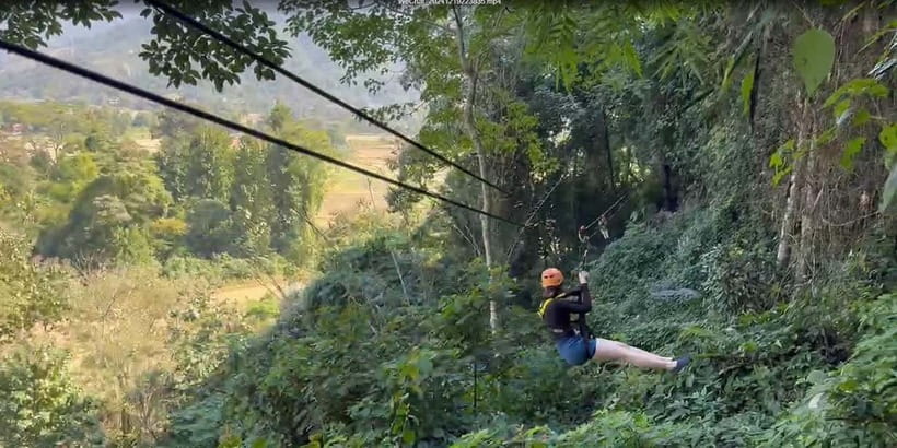 Vang Vieng: Hot Air Balloon,Kayak,Zipline,Blue lagoon1 Tour - A balloon view of Vang Vieng