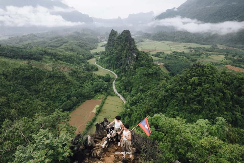 Vang Vieng: Namxay Viewpoint, Blue Lagoon 1 & Phoukham Cave - Phoukham Cave and the golden reclining Buddha