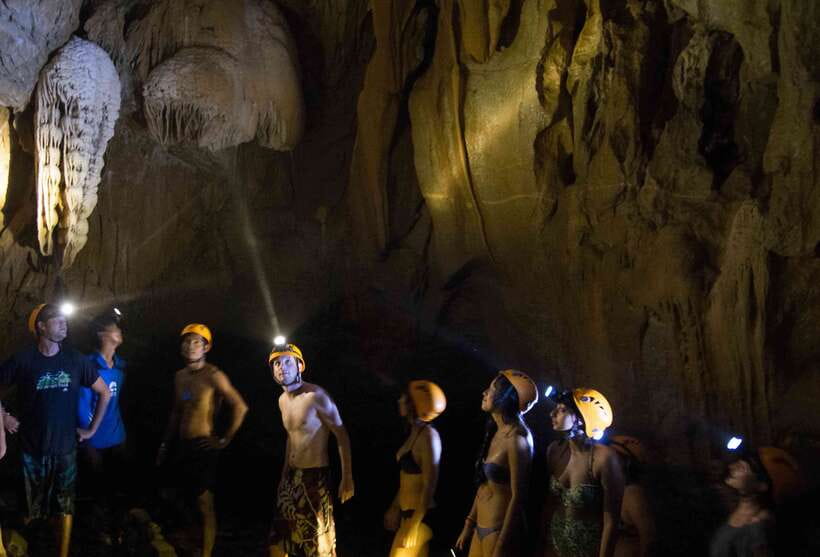 Vang Vieng: Tham Nangfar and Tham Nam Day Tour with Kayaking - A five-hour route from Vang Vieng to Ban Vieng Sa Mai