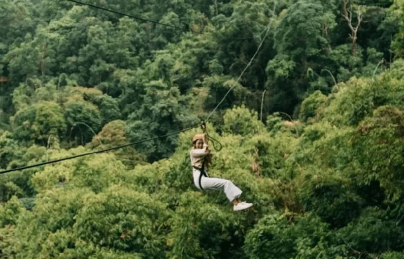 Vang Vieng: Zipline&Kayaking&BlueLagoon 1 - Local lunch between the activities