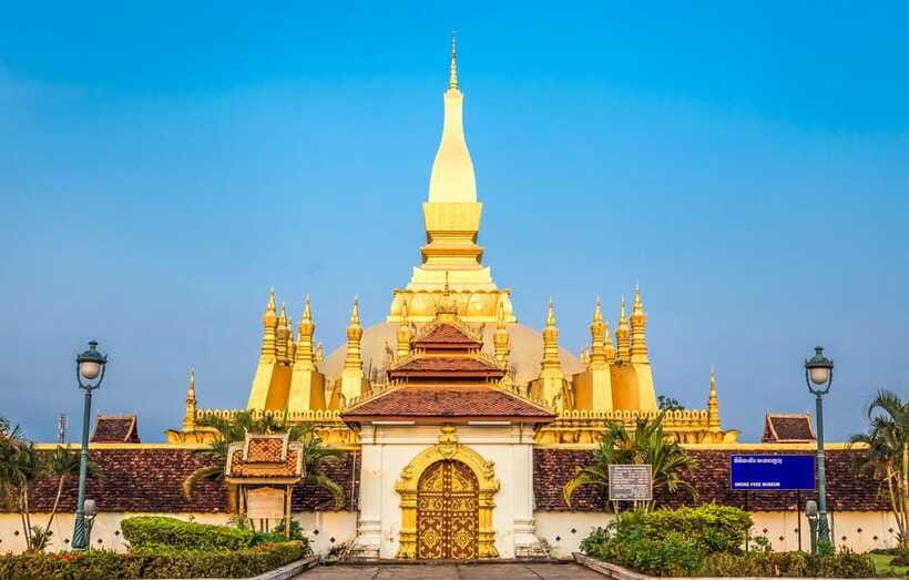 Vientiane City Highlights Tour with Buddha Park & Lunch - Guides, drivers, and the private format