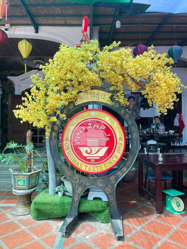 Vientiane: Cultural Tour with Buddha Park and Patuxay - Transport, comfort, and group arrangements