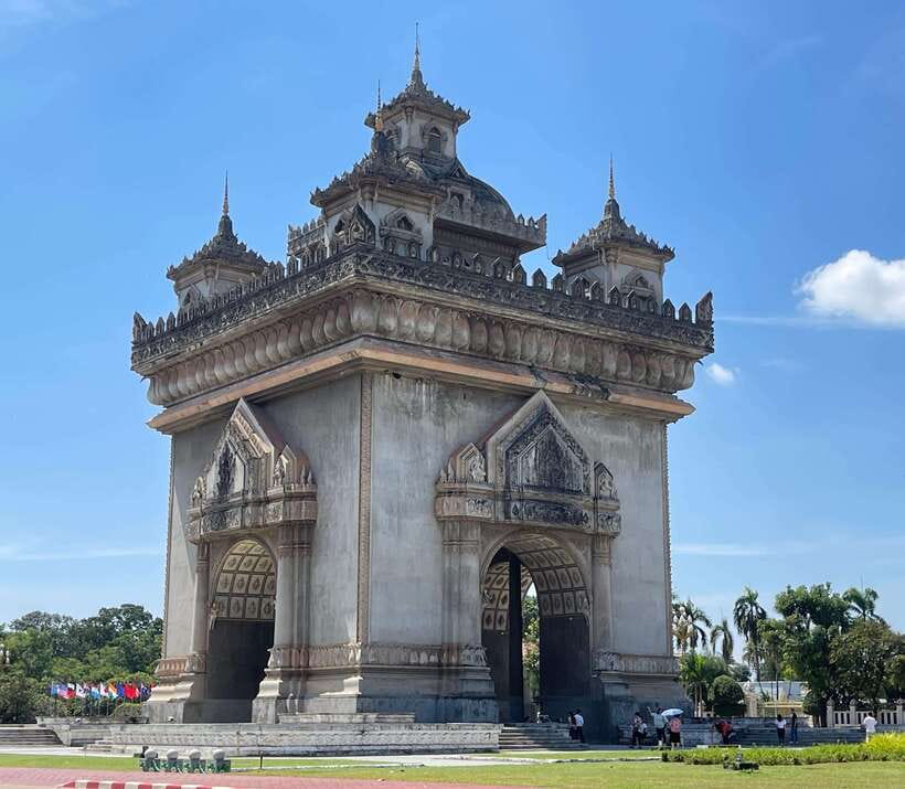 Vientiane: Cultural Tour with Buddha Park and Patuxay - A practical way to see Vientiane in one day