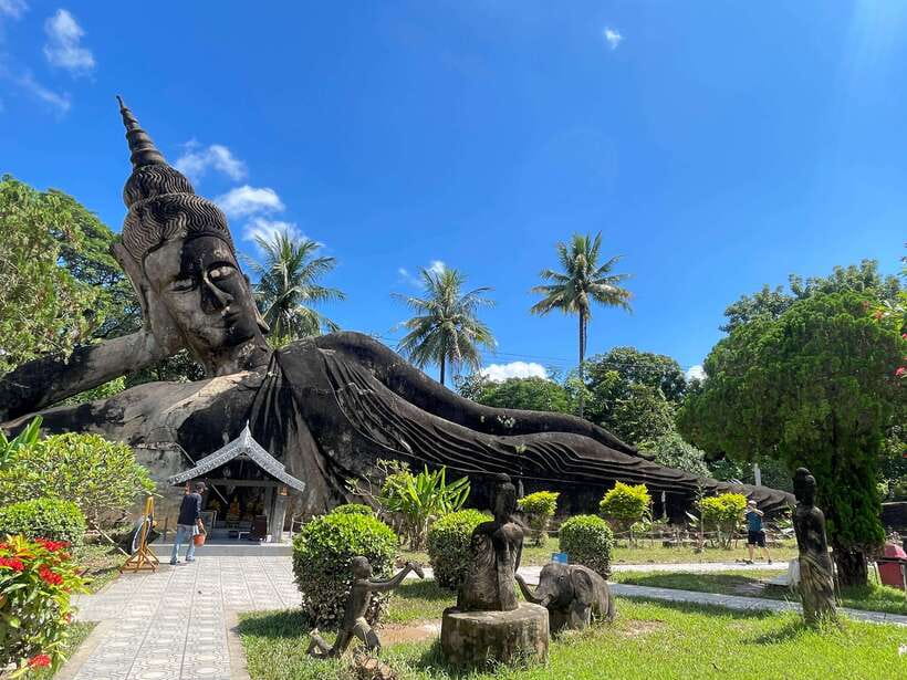 Vientiane: Cultural Tour with Buddha Park and Patuxay - Buddha Park is the visual highlight