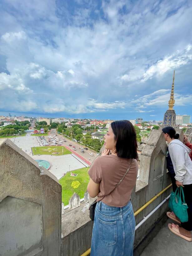 Vientiane: Half-Day City Tour with Patuxai and Buddha Park - Patuxai and the story of independence