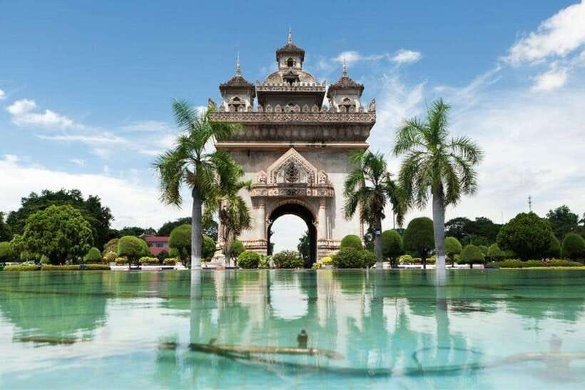 Vientiane : Private Custom Tour with a Local Guide - Patuxai and the central sights