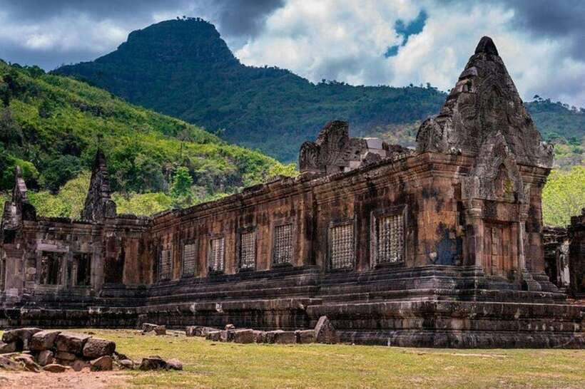Vientiane : Private Custom Tour with a Local Guide - Museums, monuments, and what is not included