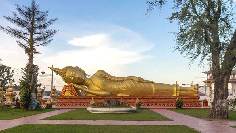 Vientiane: Private Full-day Must-See Sights & Sunset Tour - Patuxay, Vientiane’s Arc de Triomphe