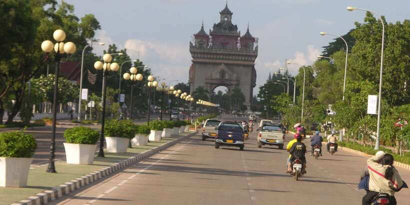 Vientiane: Private Full-day Must-See Sights & Sunset Tour - Lunch and a slower Vientiane afternoon