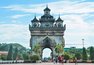 Private Full-Day Tour with Buddha Park and Lunch