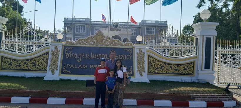 Vientiane: Private Full-Day Tour with Buddha Park and Lunch - Wat Si Saket and its thousands of Buddha images
